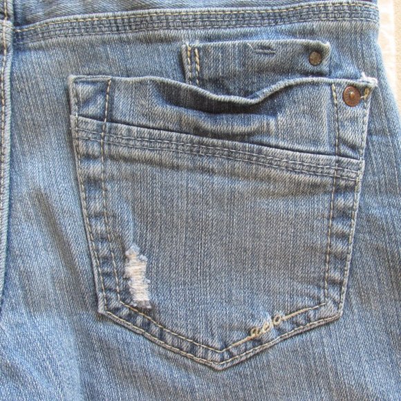 AEROPOSTALE WOMEN'S JUNIOR'S SIZE 1/2 CAPRIS DENIM CROPPED BLUE JEANS DISTRESSED - Picture 10 of 13